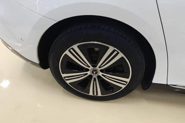 Used Mercedes-Benz EQE 2025 500 4MATIC Pioneer Edition Right Rear Wheel Hub