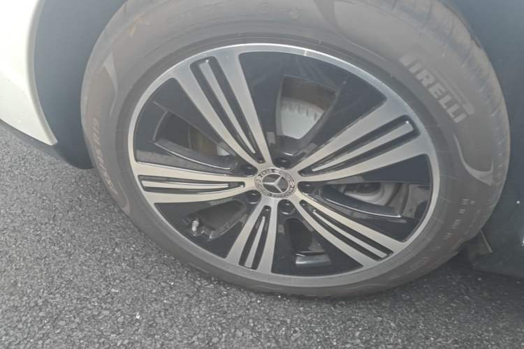 Used Mercedes-Benz EQE 2025 500 4MATIC Pioneer Edition Right Rear Wheel Hub