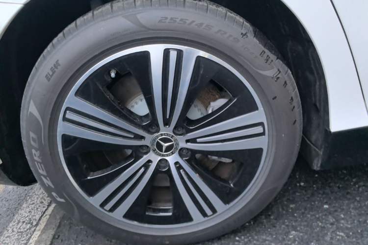 Used Mercedes-Benz EQE 2025 500 4MATIC Pioneer Edition Right Rear Wheel Hub