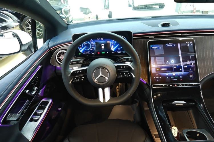 Used Mercedes-Benz EQE 2025 500 4MATIC Pioneer Edition Steering Wheel