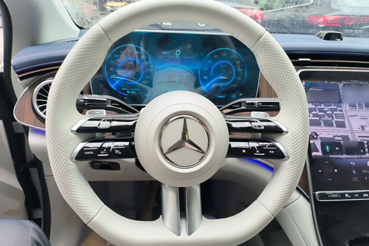 Used Mercedes-Benz EQE 2025 500 4MATIC Pioneer Edition Steering Wheel