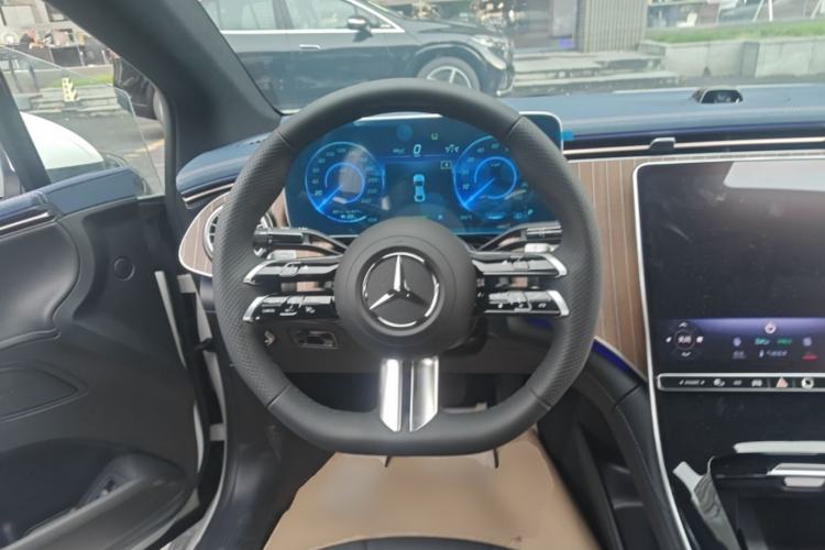Used Mercedes-Benz EQE 2025 500 4MATIC Pioneer Edition Steering Wheel