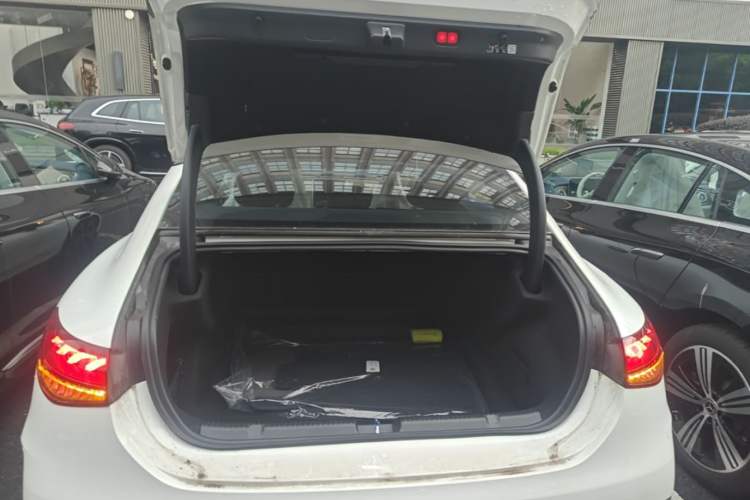 Used Mercedes-Benz EQE 2025 500 4MATIC Pioneer Edition Trunk