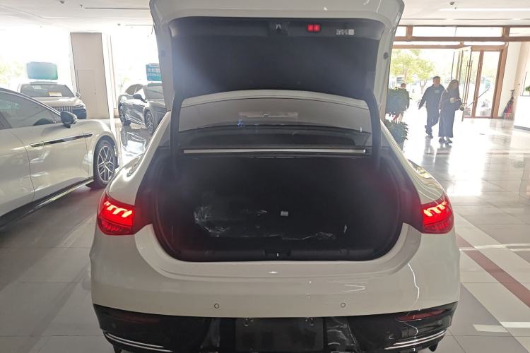 Used Mercedes-Benz EQE 2025 500 4MATIC Pioneer Edition Trunk