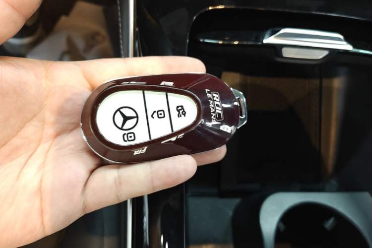 Used Mercedes-Benz EQE 2025 500 4MATIC Pioneer Edition Vehicle Key