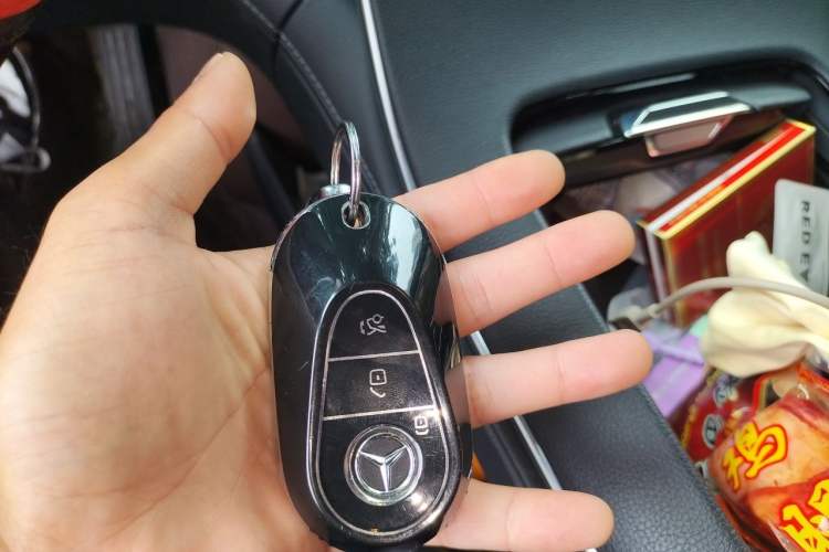 Used Mercedes-Benz EQE 2025 500 4MATIC Pioneer Edition Vehicle Key