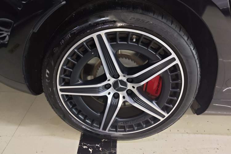 Used Mercedes-Benz EQE AMG 2023 AMG EQE 53 4MATIC+ Right Rear Wheel Hub