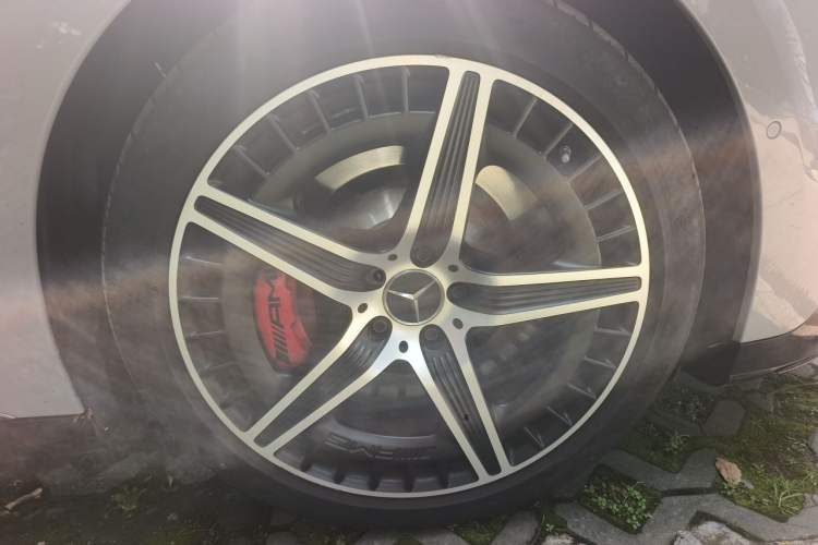 Used Mercedes-Benz EQE AMG 2023 AMG EQE 53 4MATIC+ Right Front Wheel Hub