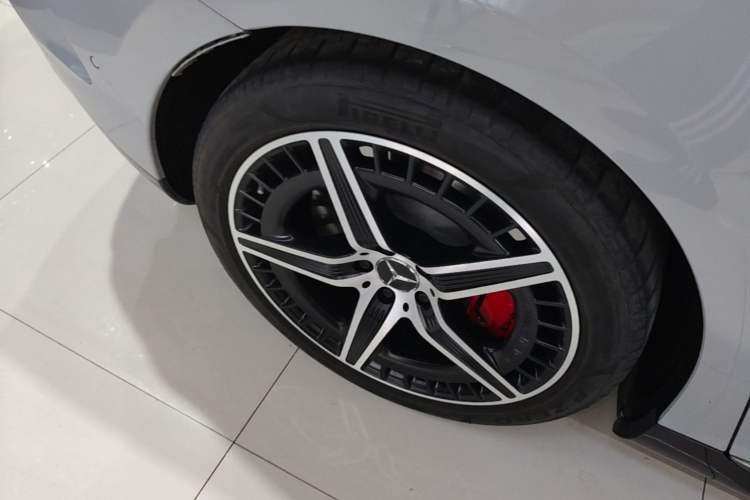 Used Mercedes-Benz EQE AMG 2023 AMG EQE 53 4MATIC+ Right Rear Wheel Hub