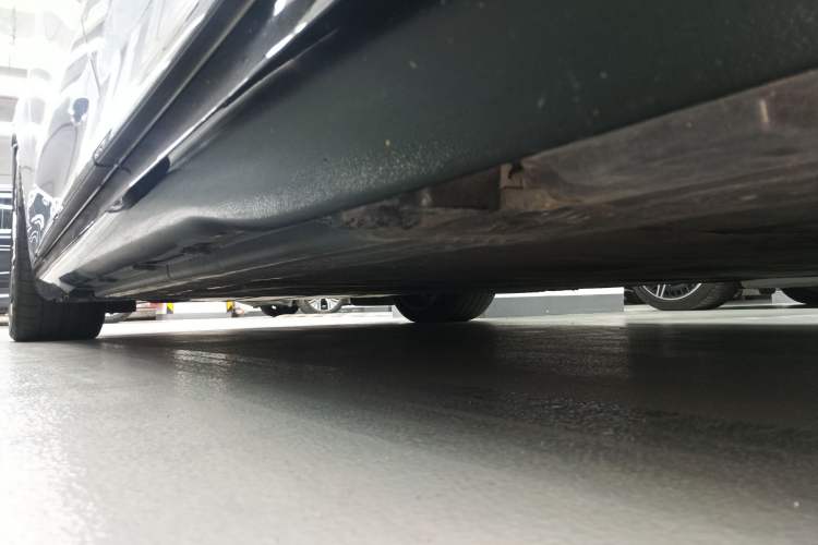 Used Mercedes-Benz EQE AMG 2023 AMG EQE 53 4MATIC+ Left Side Sill