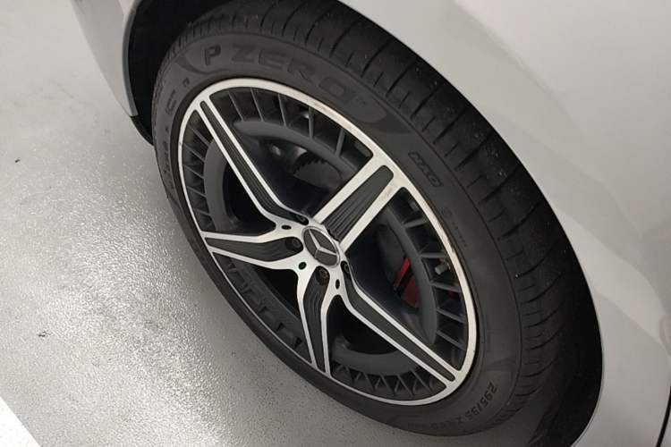 Used Mercedes-Benz EQE AMG 2023 AMG EQE 53 4MATIC+ Right Rear Wheel Hub