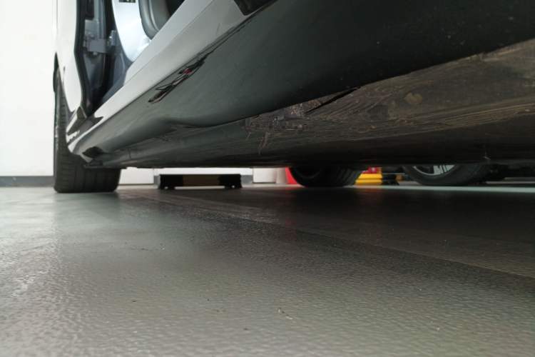 Used Mercedes-Benz EQE AMG 2023 AMG EQE 53 4MATIC+ Right Side Sill
