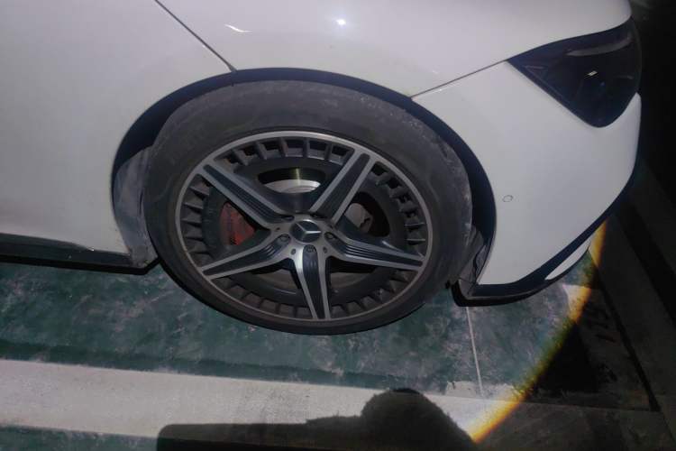Used Mercedes-Benz EQE AMG 2023 AMG EQE 53 4MATIC+ Right Front Wheel Hub