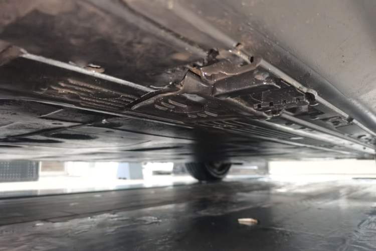 Used Mercedes-Benz EQE SUV 2023 500 4MATIC Chassis Rear Right