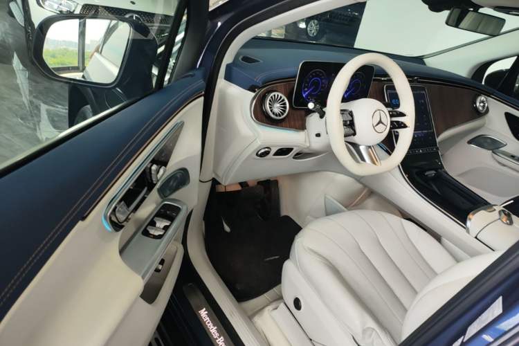 Used Mercedes-Benz EQE SUV 2023 350 4MATIC Pioneer Edition Driver Seat