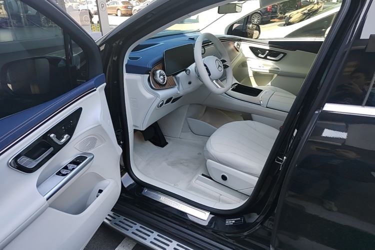 Used Mercedes-Benz EQE SUV 2023 350 4MATIC Luxury Edition Driver Seat