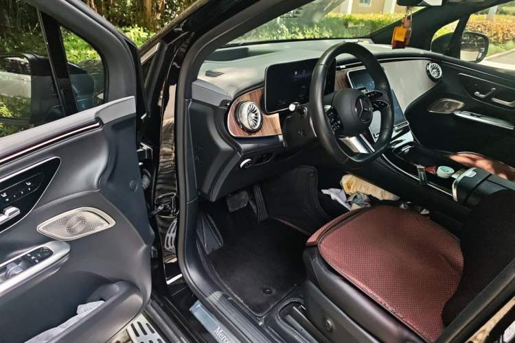 Used Mercedes-Benz EQE SUV 2023 350 4MATIC Luxury Edition Driver Seat
