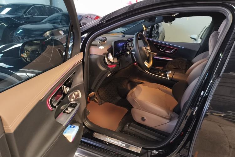 Used Mercedes-Benz EQE SUV 2023 500 4MATIC Special Edition Driver Seat
