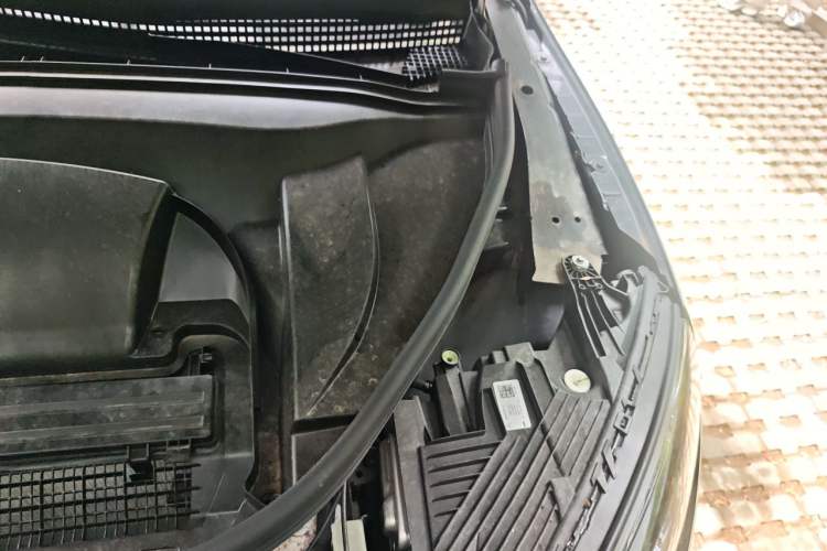 Used Mercedes-Benz EQE SUV 2023 350 4MATIC Luxury Edition Engine Bay Left