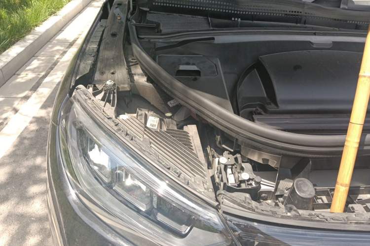 Used Mercedes-Benz EQE SUV 2023 350 4MATIC Pioneer Edition Engine Bay Right