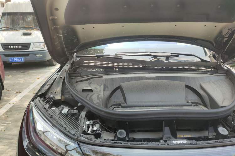 Used Mercedes-Benz EQE SUV 2023 350 4MATIC Luxury Edition Engine Bay Right