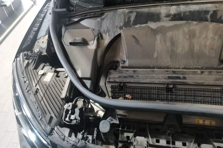Used Mercedes-Benz EQE SUV 2023 500 4MATIC Engine Bay Right