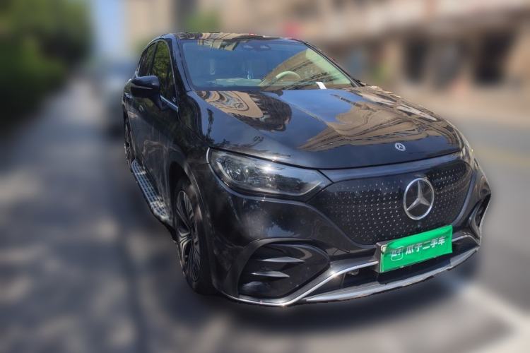 Used Mercedes-Benz EQE SUV 2023 350 4MATIC Luxury Edition Front Right 45 Deg