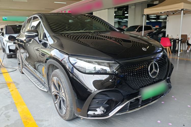Used Mercedes-Benz EQE SUV 2023 350 4MATIC Luxury Edition Front Right 45 Deg