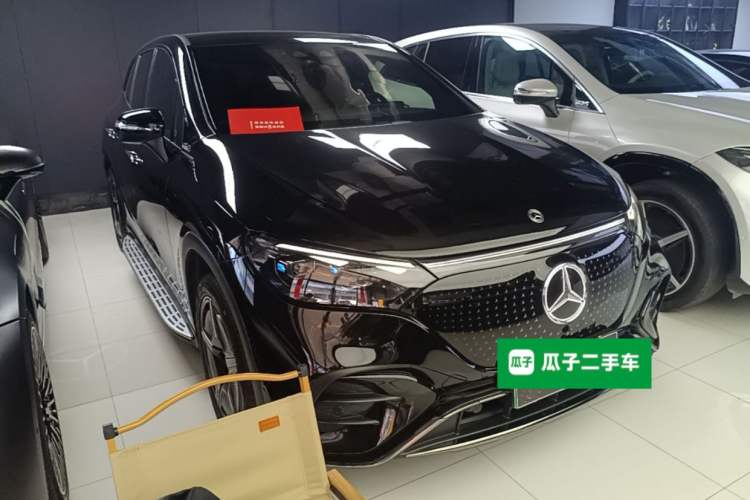 Used Mercedes-Benz EQE SUV 2023 500 4MATIC Special Edition Front Right 45 Deg