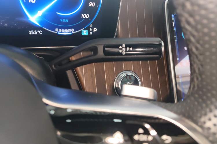 Used Mercedes-Benz EQE SUV 2023 350 4MATIC Luxury Edition Gear Lever