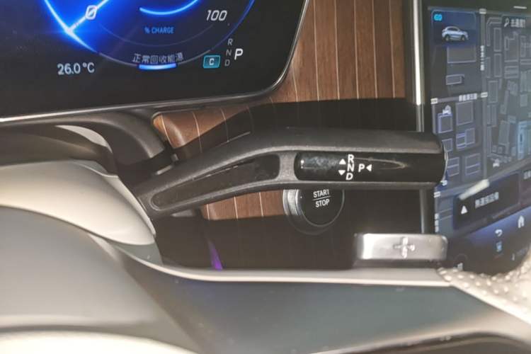 Used Mercedes-Benz EQE SUV 2023 350 4MATIC Pioneer Edition Gear Lever