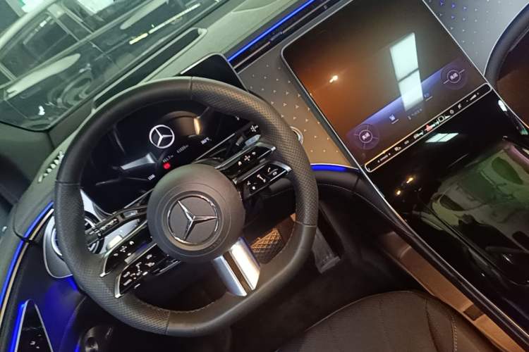 Used Mercedes-Benz EQE SUV 2023 500 4MATIC Special Edition Gear Lever