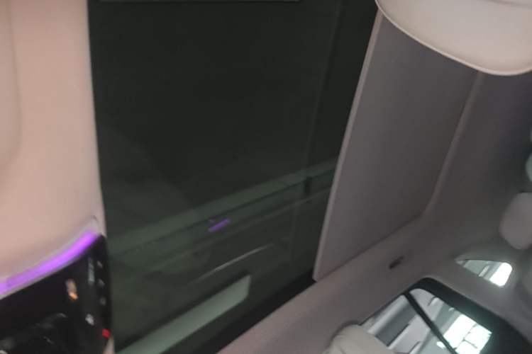 Used Mercedes-Benz EQE SUV 2023 350 4MATIC Pioneer Edition Headliner