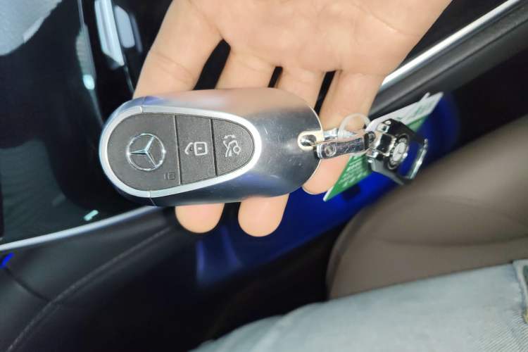 Used Mercedes-Benz EQE SUV 2023 350 4MATIC Luxury Edition Interior 1