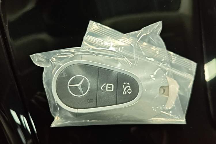 Used Mercedes-Benz EQE SUV 2023 350 4MATIC Luxury Edition Interior 1