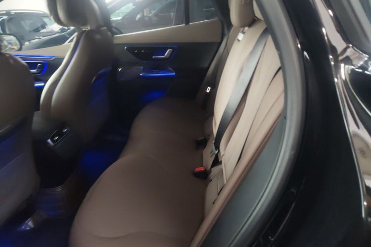 Used Mercedes-Benz EQE SUV 2023 350 4MATIC Luxury Edition Interior 4