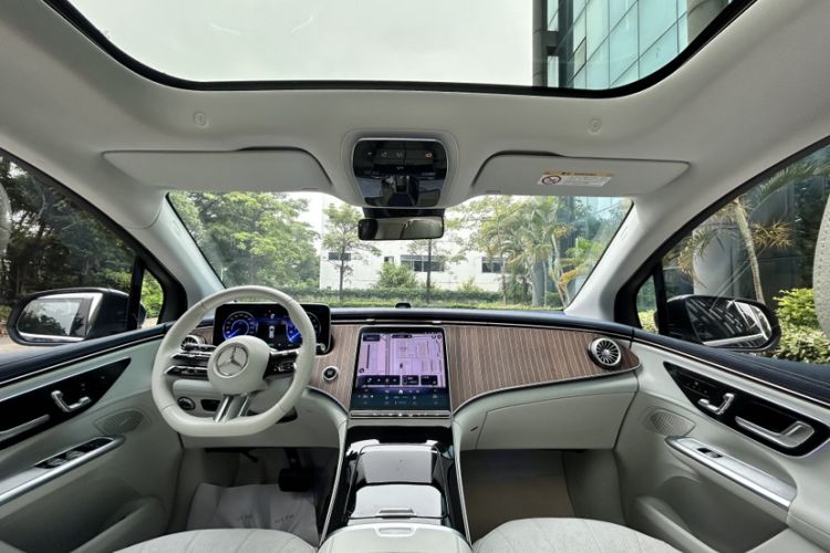 Used Mercedes-Benz EQE SUV 2023 350 4MATIC Pioneer Edition Interior 4