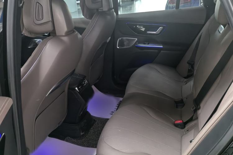 Used Mercedes-Benz EQE SUV 2023 350 4MATIC Luxury Edition Interior 5