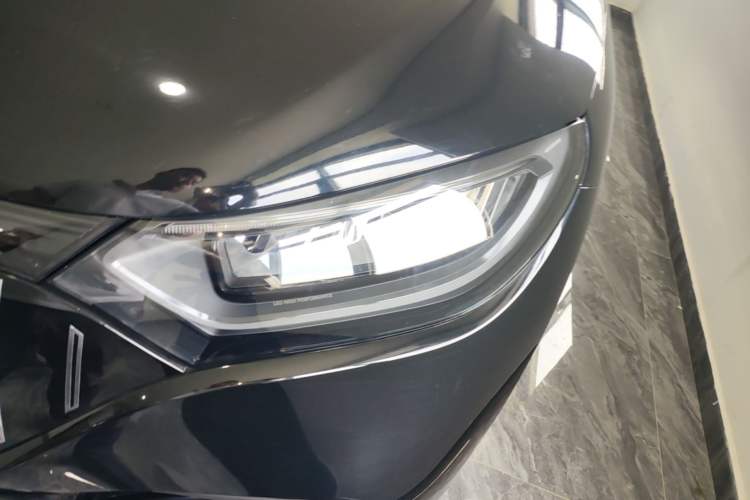 Used Mercedes-Benz EQE SUV 2023 350 4MATIC Pioneer Edition Left Front Headlight