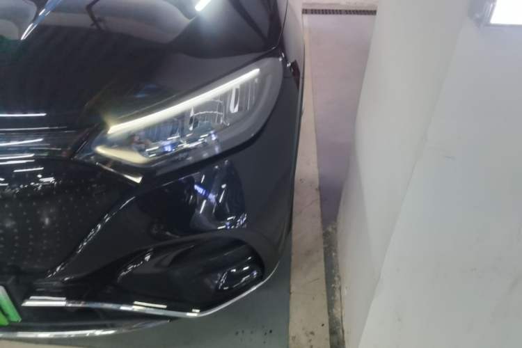 Used Mercedes-Benz EQE SUV 2023 350 4MATIC Luxury Edition Left Front Headlight