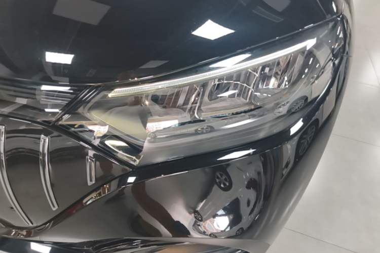 Used Mercedes-Benz EQE SUV 2023 350 4MATIC Pioneer Edition Left Front Headlight
