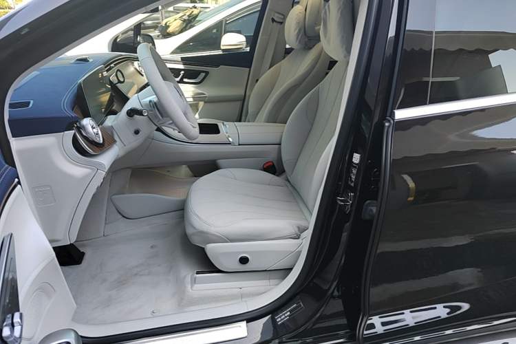 Used Mercedes-Benz EQE SUV 2023 350 4MATIC Luxury Edition Left Front Seat