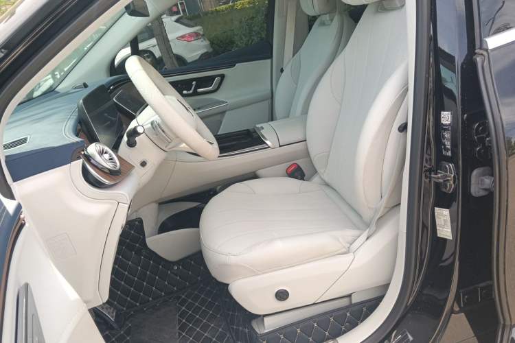 Used Mercedes-Benz EQE SUV 2023 350 4MATIC Pioneer Edition Left Front Seat