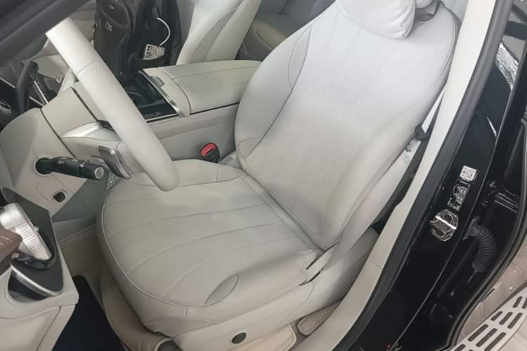Used Mercedes-Benz EQE SUV 2023 500 4MATIC Special Edition Left Front Seat