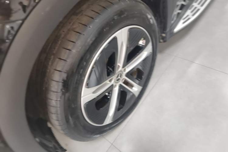 Used Mercedes-Benz EQE SUV 2023 350 4MATIC Pioneer Edition Left Front Wheel Hub