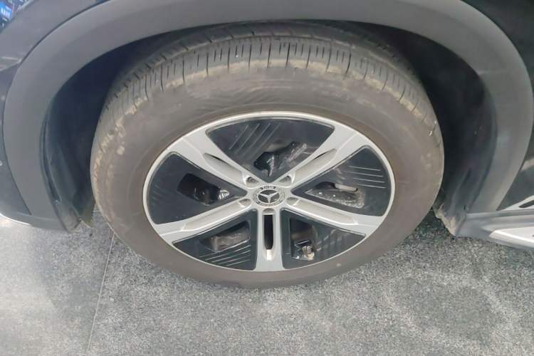 Used Mercedes-Benz EQE SUV 2023 350 4MATIC Pioneer Edition Left Front Wheel Hub