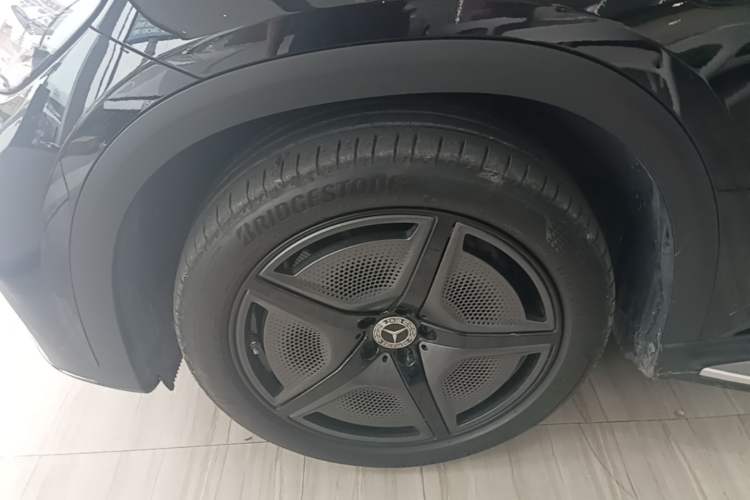 Used Mercedes-Benz EQE SUV 2023 500 4MATIC Special Edition Left Front Wheel Hub