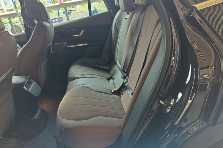 Used Mercedes-Benz EQE SUV 2023 350 4MATIC Luxury Edition Left Rear Seat