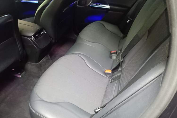 Used Mercedes-Benz EQE SUV 2023 500 4MATIC Special Edition Left Rear Seat
