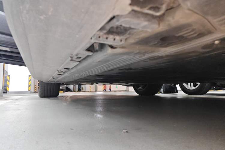 Used Mercedes-Benz EQE SUV 2023 500 4MATIC Special Edition Left Side Sill